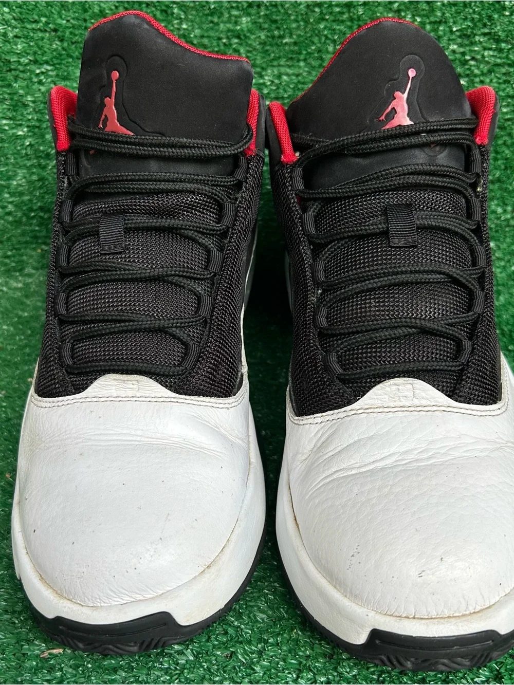 Jordan Max Aura 2 White Black Gym Red CK6636-100